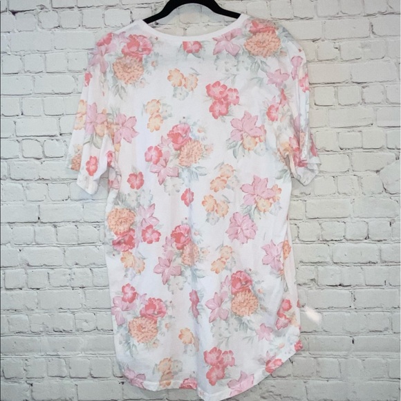 🇺🇸 Pacsun Floral Scalloped Fit Short Sleeve Top - Picture 2 of 6